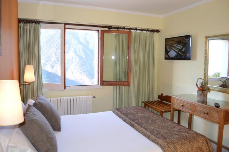 Coma Bella Hotel Sant Julia de Loria Ruang foto