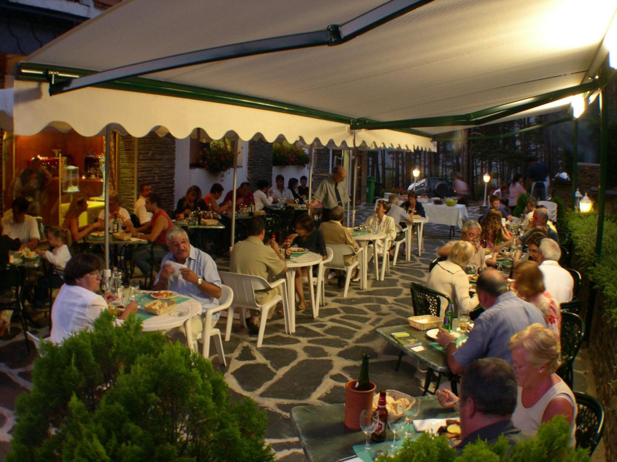 Coma Bella Hotel Sant Julia de Loria Restoran foto